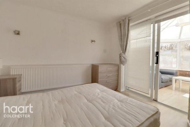 1 bedroom in a house share to rent - Photo 1