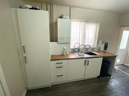 £900 PCM, Furnished One Bedroom Ground Floor Flat with Large Private Garden in Allerton Street, Grangetown, Cardiff, CF11 6SJ - Photo 4