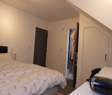 3 bedroom apartment to rent - Photo 6