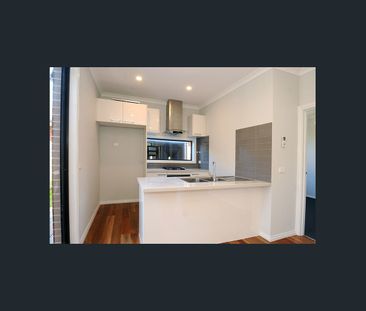 Modern 3 Bedroom Townhouse - Photo 5