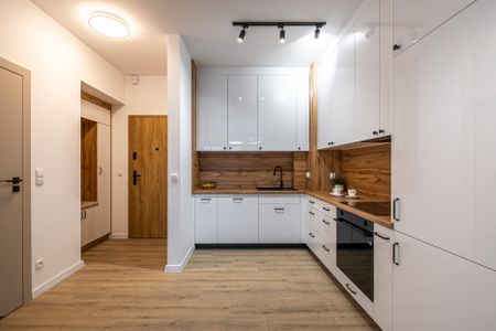 Słoneczne mieszkanie dwupokojowe z balkonem i komórką lokatorską - Фото 4