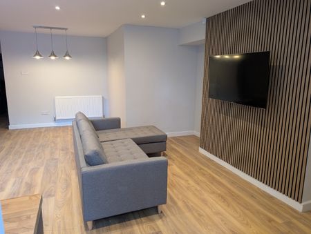 2 Bed Flat, Victoria Road, LS6 - Photo 4