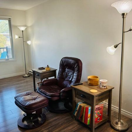 * Nouvelles photos* 4 ½ Brossard avec commodités - Photo 3