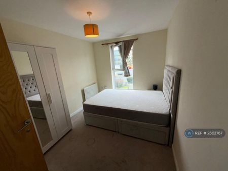 2 bedroom flat to rent - Photo 5