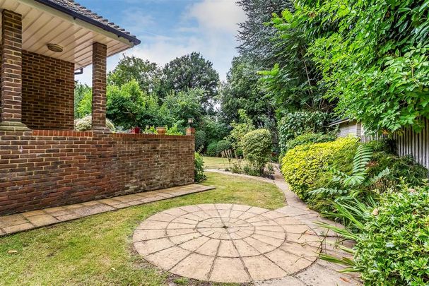 3 bedroom detached bungalow to rent - Photo 1