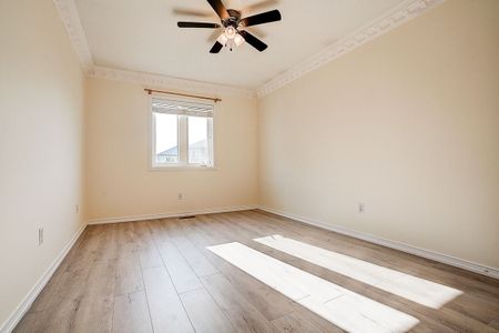 For Lease - 22 Alfred Paterson Drive, Markham, Ontario - Photo 2