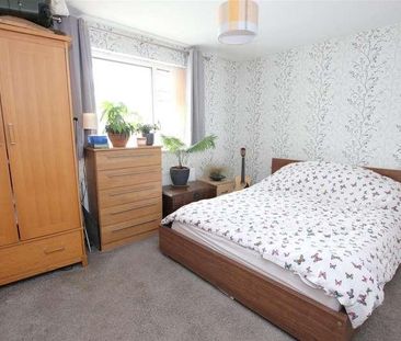 Oaklands, Idle, Bradford, BD10 - Photo 3