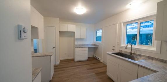 3 Bedroom 1 Bath Unfurnished Update Rental for March 1 - Photo 2