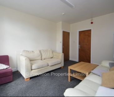 3 Bedroom Flats in Leeds - Photo 1