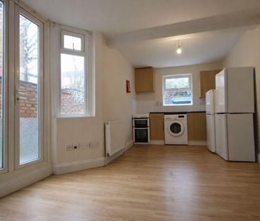 2 bedroom property to rent - Photo 4
