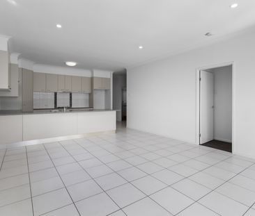 5 Glider Street, North Lakes QLD 4509 - House For Rent | Domain - Photo 6