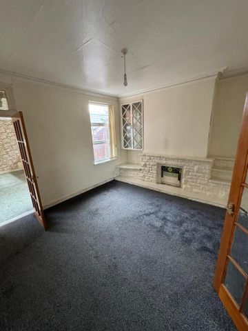 3 bedroom end of terrace house to rent - Photo 2