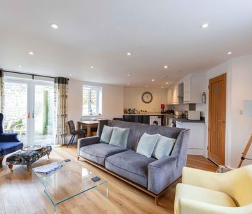 2 bedroom semi-detached house to rent - Photo 2