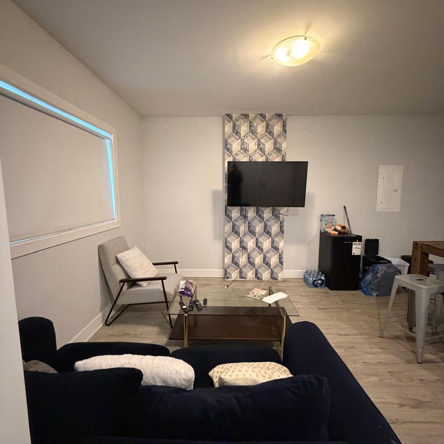 323 Besserer St ,Ottawa, ON K1N 6B4, Canada - Photo 1