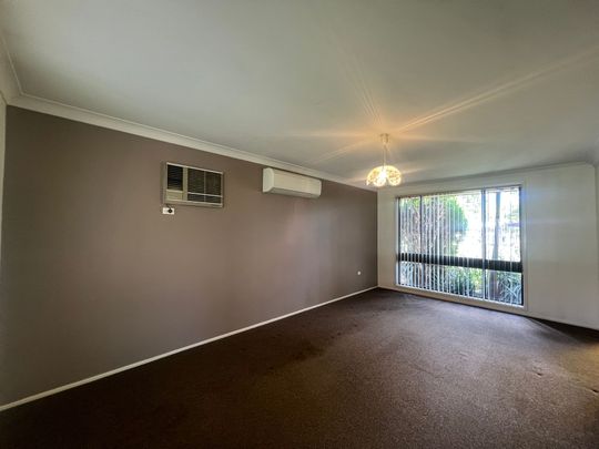 3 Bedroom Home on Large 568.9m² Corner Block - Photo 1