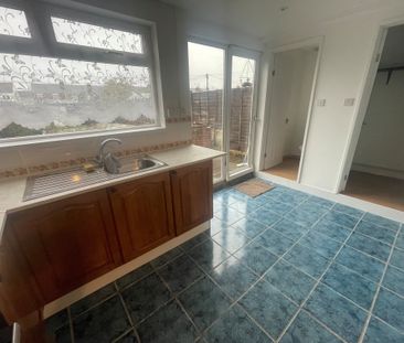 Ferndale Road, Swindon - Photo 1