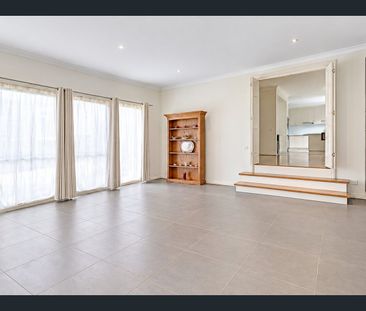 Spacious Family Home in the Glen Waverley Secondary College Zone (STSA) - Photo 2