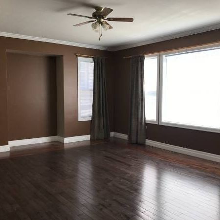 Family Home in Promontory with Wet Bar - Photo 3