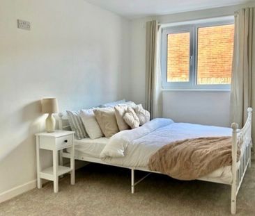 Room in a Shared House, Pear Tree Avenue, BS41 - Photo 3