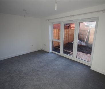 2 bedroom semi-detached house to rent - Photo 6