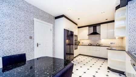 5 bedroom flat to rent - Photo 5