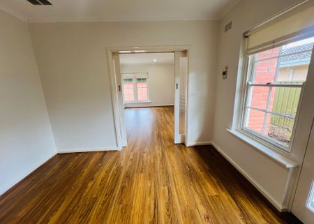 Stunning Leabrook! - Photo 2