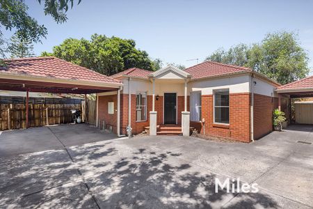 2/4 Tully Court, Ivanhoe - Photo 2