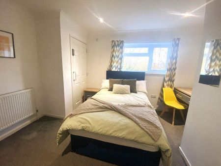 1 bedroom in a house share to rent - Photo 4