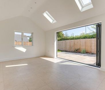 2 bedroom bungalow to rent - Photo 1