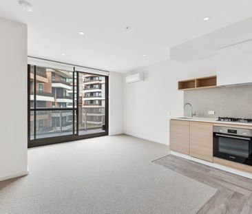 Modern One Bedroom Apartment Plus Study! - Photo 4