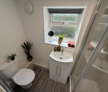 Dumbarton Road Room 3 - Photo 6