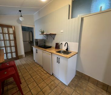 Well maintained furnished granny flat - Photo 6