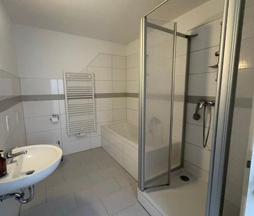 Großzügige 3 Raum Wohnung mit Balkon in schöner Lage von Auerbach - Photo 1