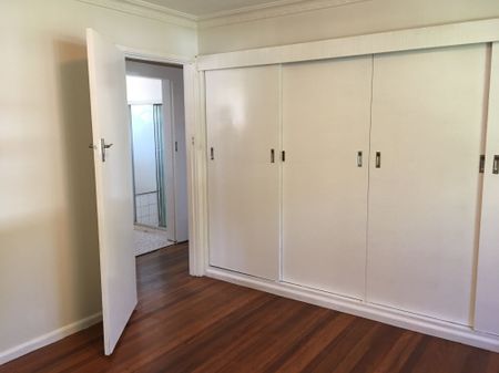 Coastal Character Meets Convenience - 3Ã?Æ'¢€'Bedroom Home in Shelly Beach Area - Photo 5