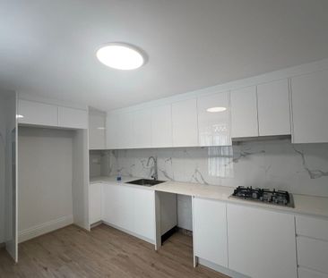 Fully Furnished Bedroom with Private Bathrooms – Redfern - Photo 3