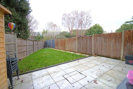 3 bedroom semi-detached house to rent - Photo 4