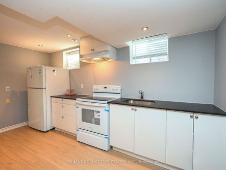 For Lease - 1 McCandless Court, Milton, Ontario - Photo 3