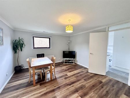 3 bedroom apartment to rent - Photo 2