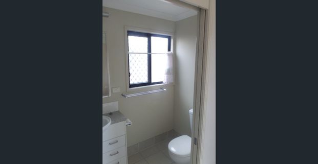 Waterfront Cottage with attached Studio - Photo 1