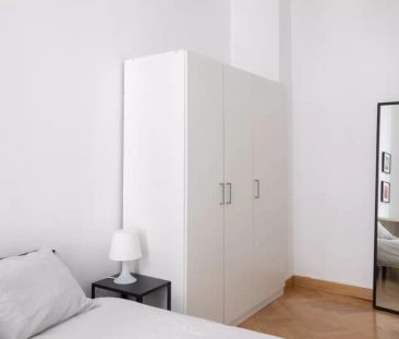 Room in 7-bedroom apartment in Lavapiés - Photo 4