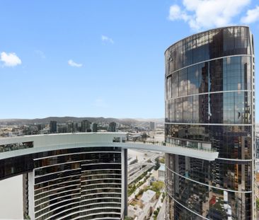Fully Furnished | Luxury Apartment @ Queens Warf - Photo 3