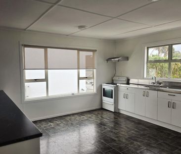 Seaside apartment in Bucklands Beach - Photo 5