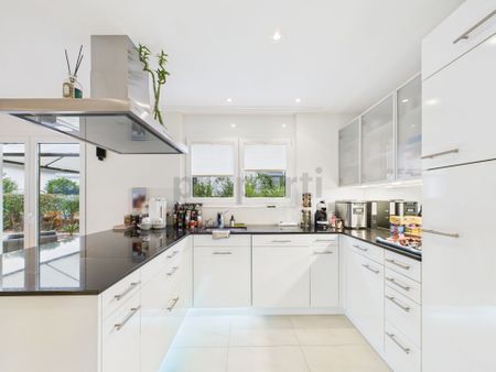 Exklusives Einfamilienhaus in Dürnten - mit Sauna und Jacuzzi - Photo 2