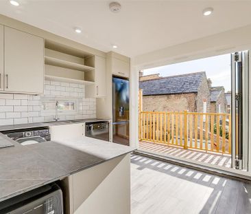 3 bedroom maisonette to rent - Photo 5