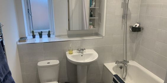 Room in a Shared House, Headingley Avenue, LS6 - Photo 3