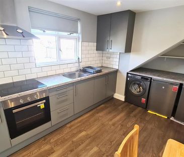 2 bedroom flat to rent - Photo 6