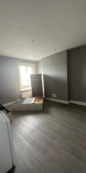 Studio Flat, Springbank Road, SE13 - Photo 1