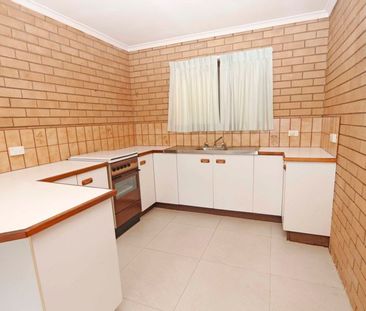 Ground Floor Unit Close to Town - Photo 5