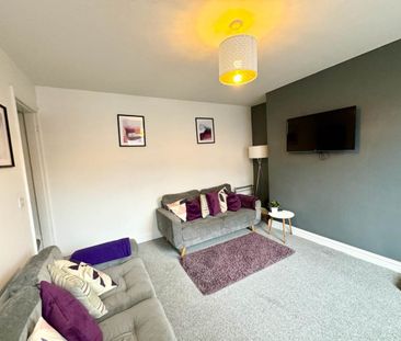 Barras Place (room 4), Armley, Leeds - Photo 2