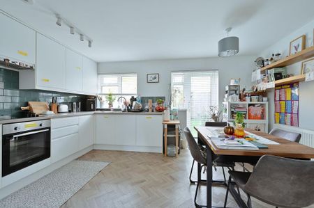 2 bedroom apartment to rent - Photo 4